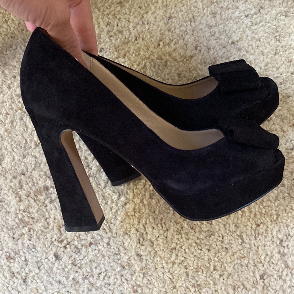 Kenneth Cole black shoes